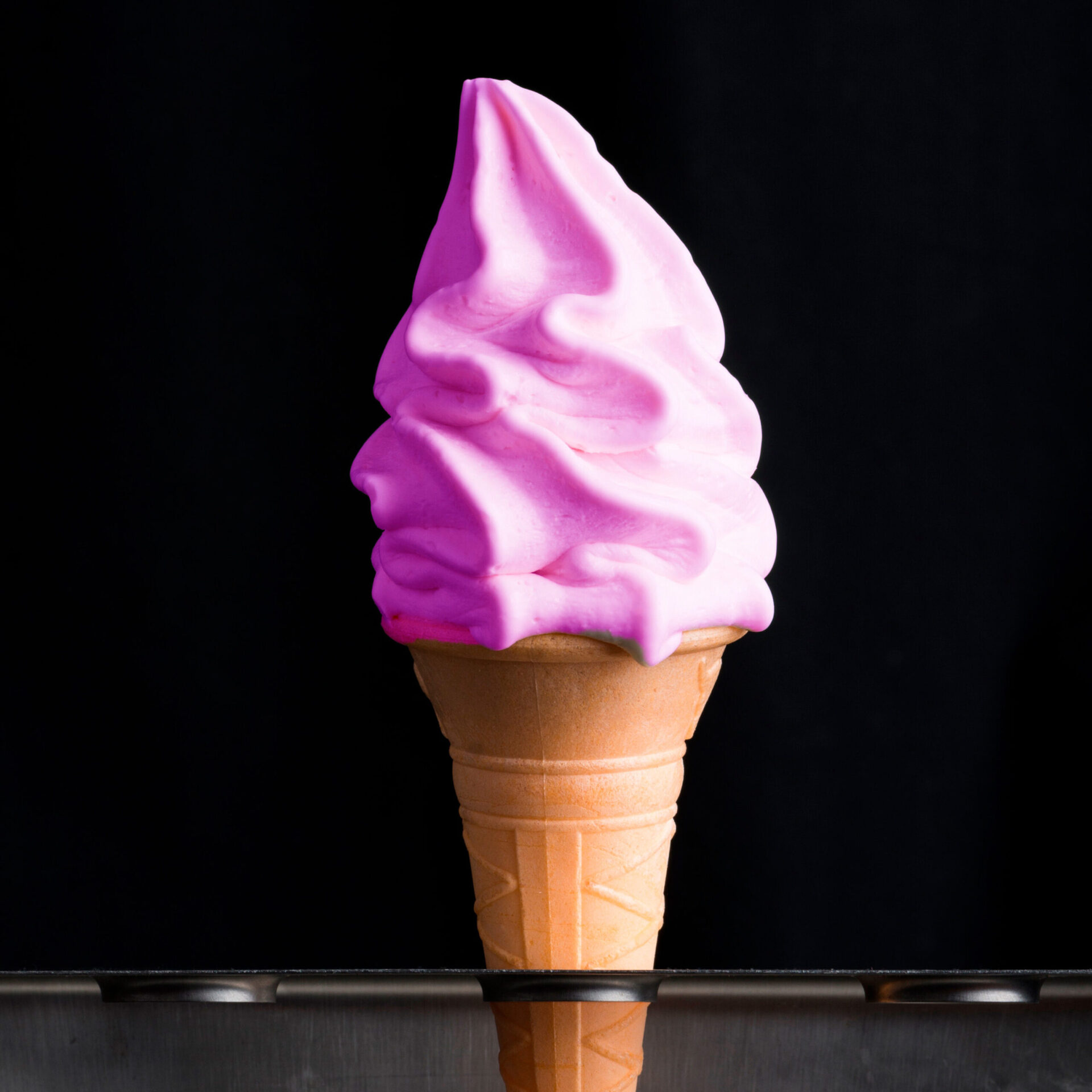 紅芋ソフトクリームの写真